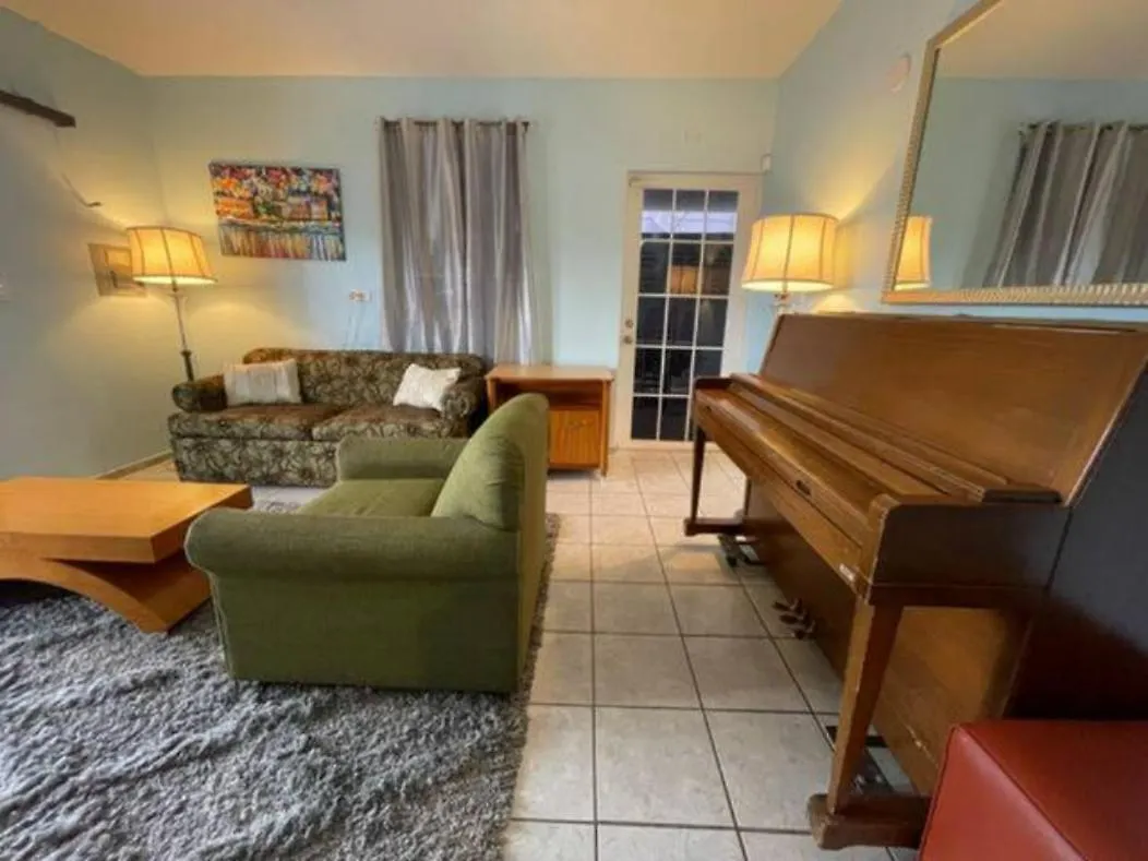 Apartment Remodeled & Very Cozy Sleeps 12 Near Casa Bacardi, Center Unit Catano