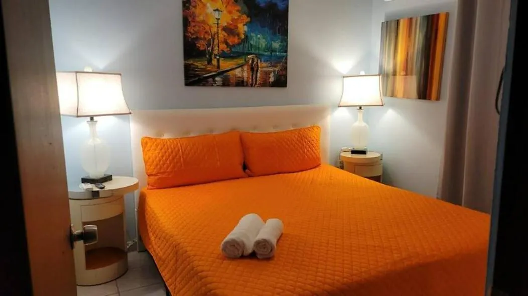 Remodeled & Very Cozy Sleeps 12 Near Casa Bacardi, Center Unit Catano